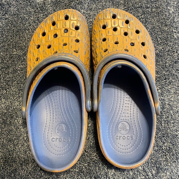 Crocs - Picture 2 of 3